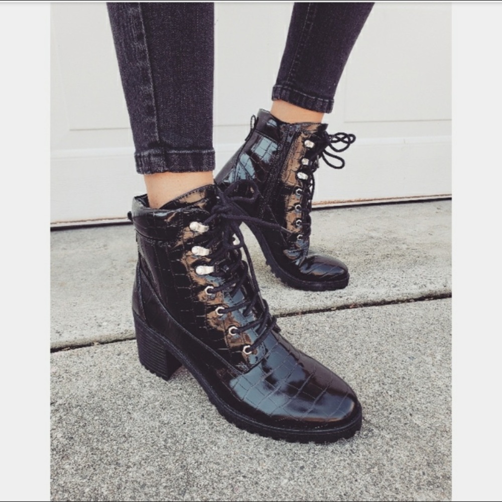 Super Trooper// black croc
print boot